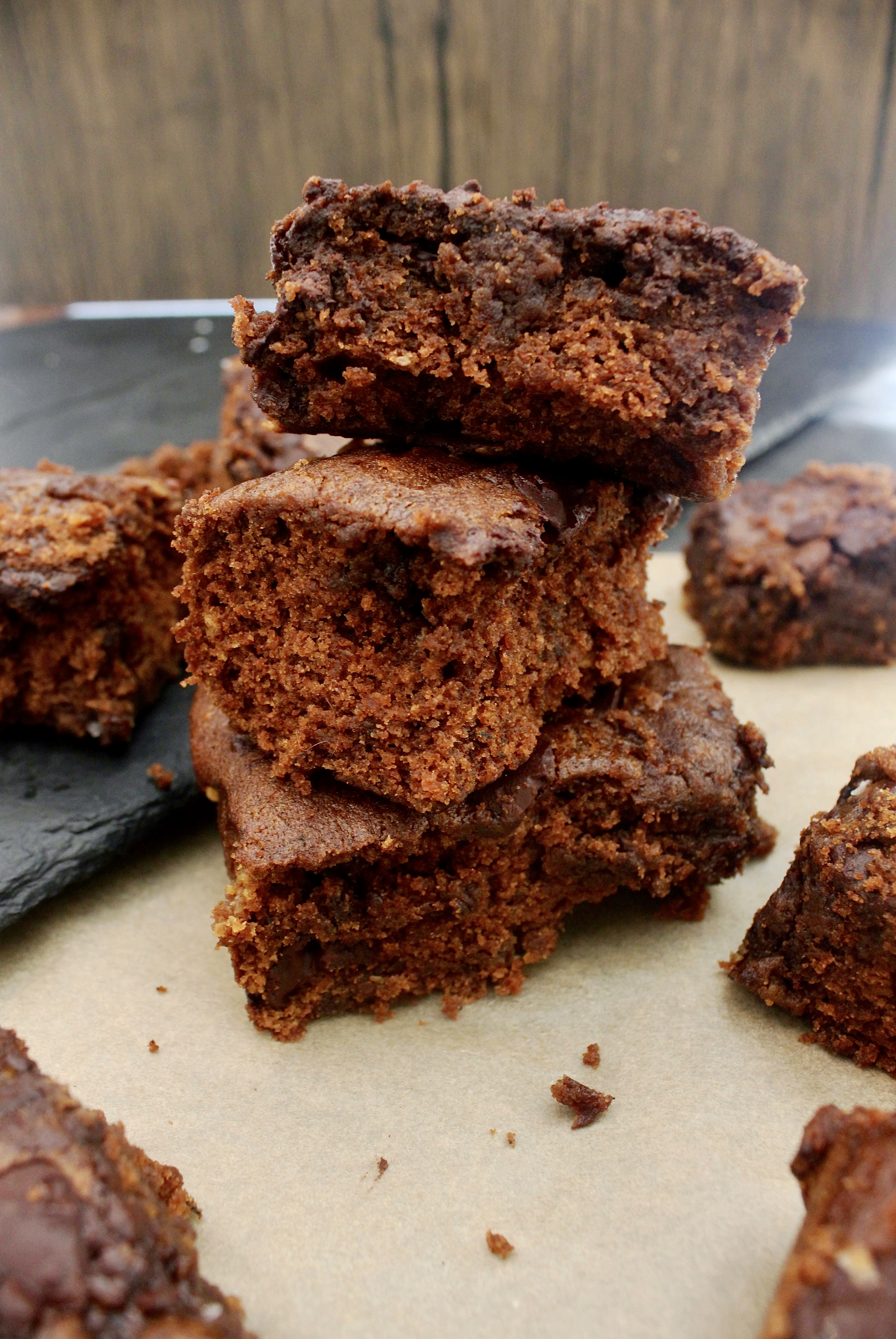 The ooey, gooey fall blondie brownies that are the perfect balance of cakey and fudgy: these Pumpkin Cocoa Dark Chocolate Bars are truly heaven on earth.