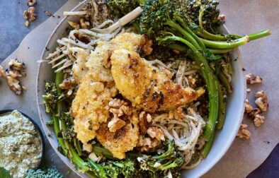 A creamy, sharp parmesan pesto pasta topped with crispy pan seared broccolini and chicken: this Crispy Chicken and Broccolini Pesto Linguine is a compilation of all my favorite things.